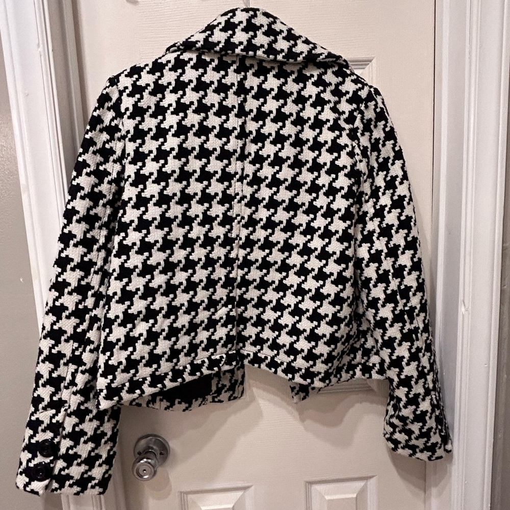 Chevron black & white blazer